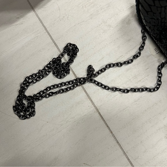 Kenneth Cole Genuine Leather Framed Crossbody Black Python EUC Drop-nChain Strap - Picture 9 of 11